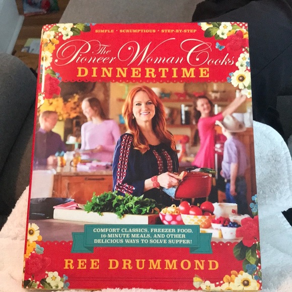 The pioneer woman cooks dinner time cookbook - Picture 1 of 7